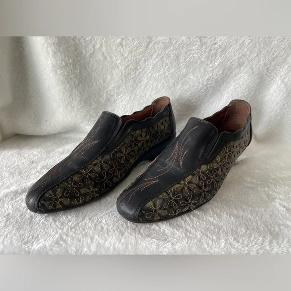 Pikolinos women's slip-on Sz 9 leather embroidered floral cut-out - Picture 4 of 6